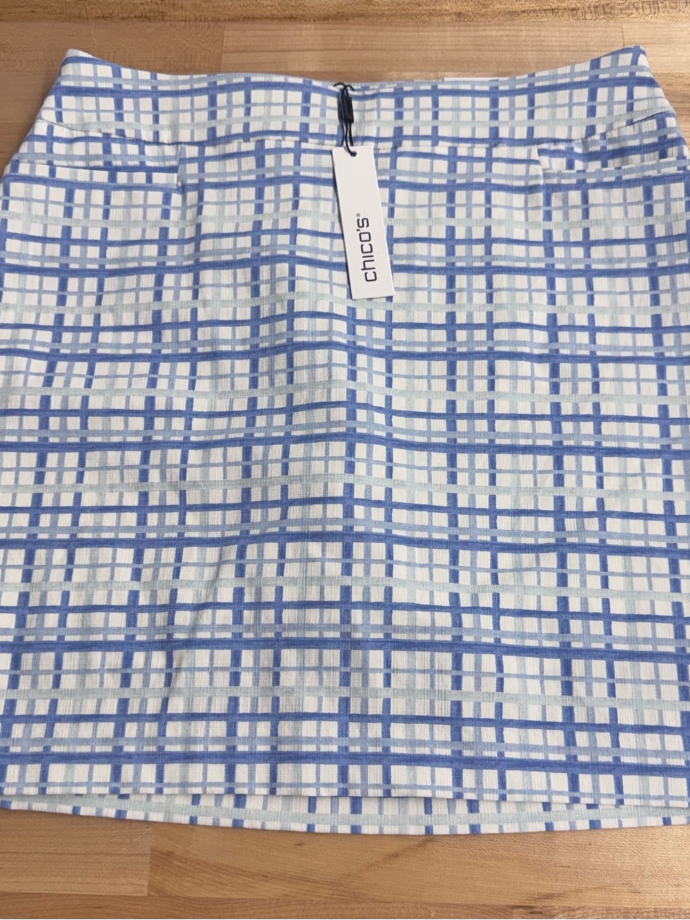 Chico's Light Blue and White Plaid Skort - Size 00 (2)
